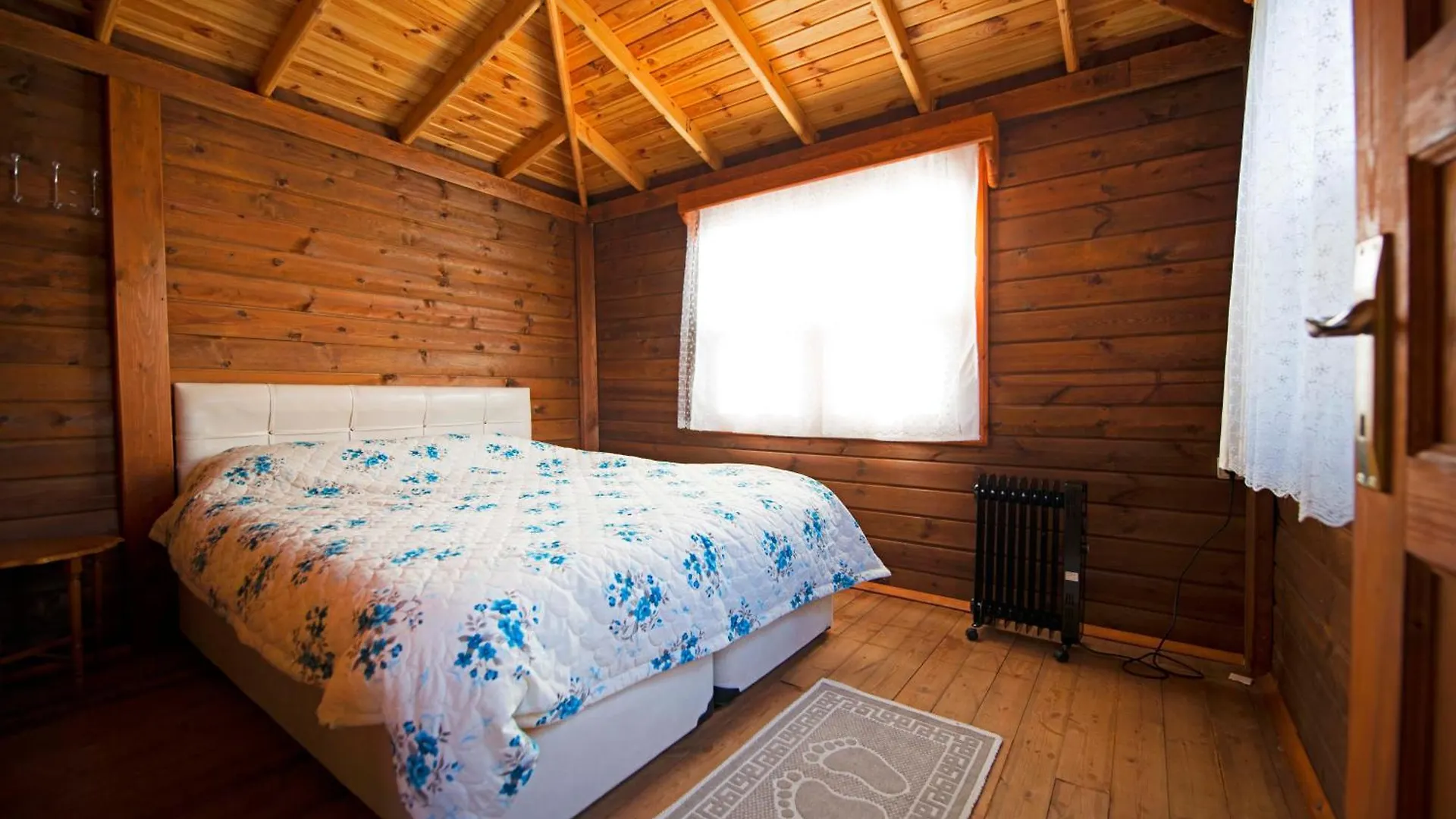 Yenliman Bungalov Evleri - Konaklama Turizm Isletmesi -Butik -Pansiyon Karaburun  Karaburun (Izmir)